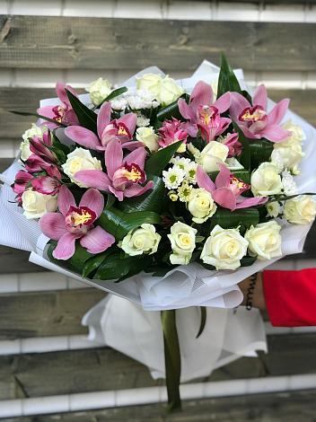 Букет цветов из: Розы и Хризантемы в Далматово