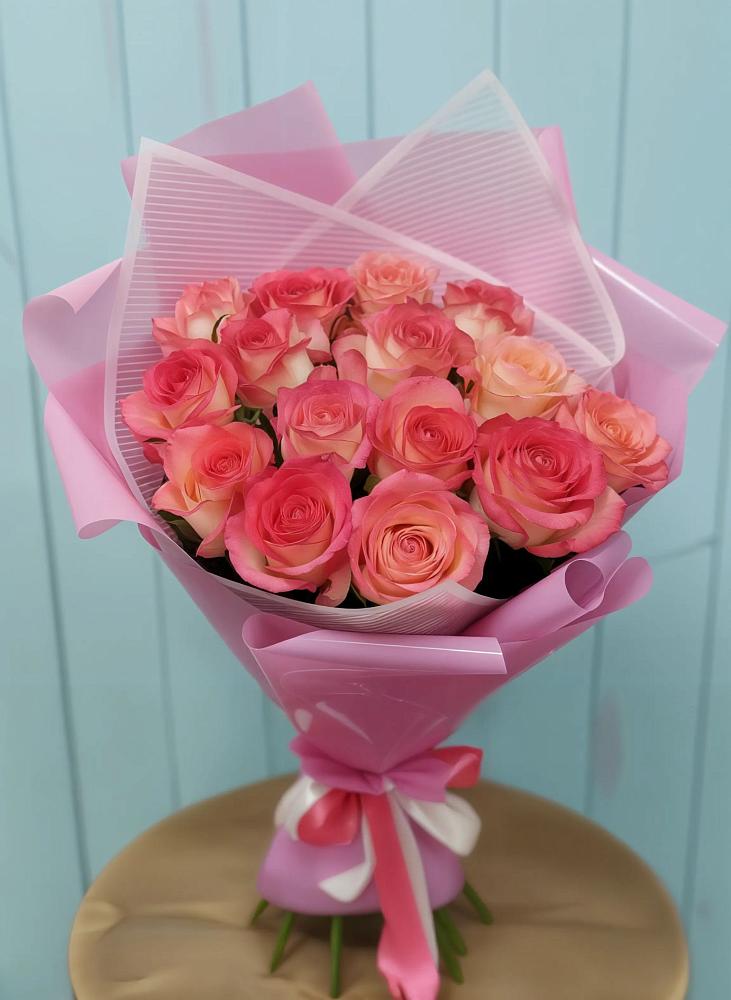 Букет 15 Розовых роз Равель в Далматово