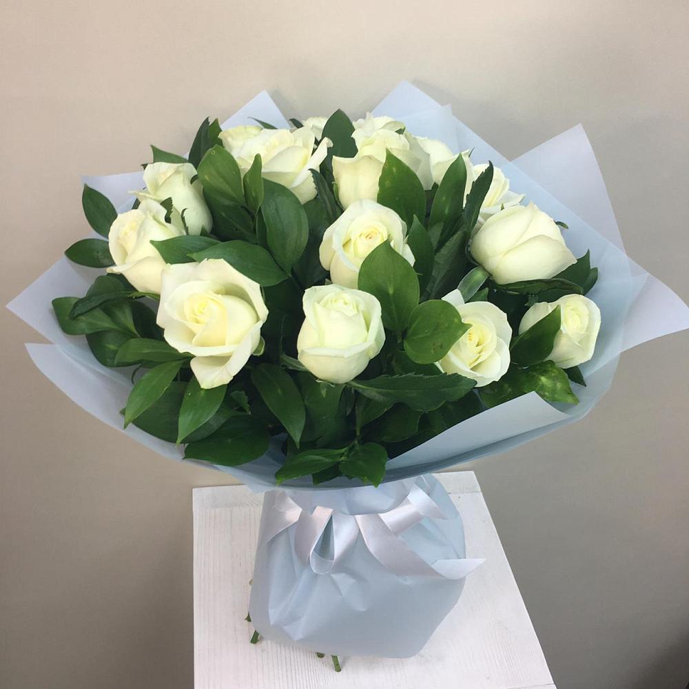 Букет 15 Белых роз Проуд в Далматово