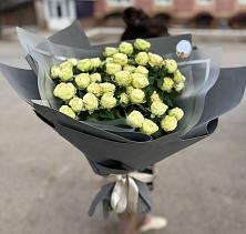 Букет Белые кустовые розы Солинеро в Далматово
