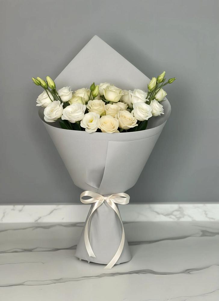 Букет цветов из: Розы и Лизиантусы в Далматово