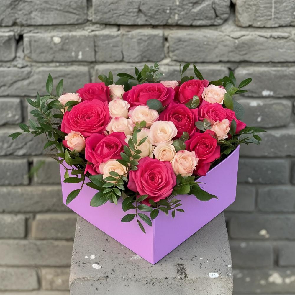 Цветочная композиция из Розы в коробке в Далматово