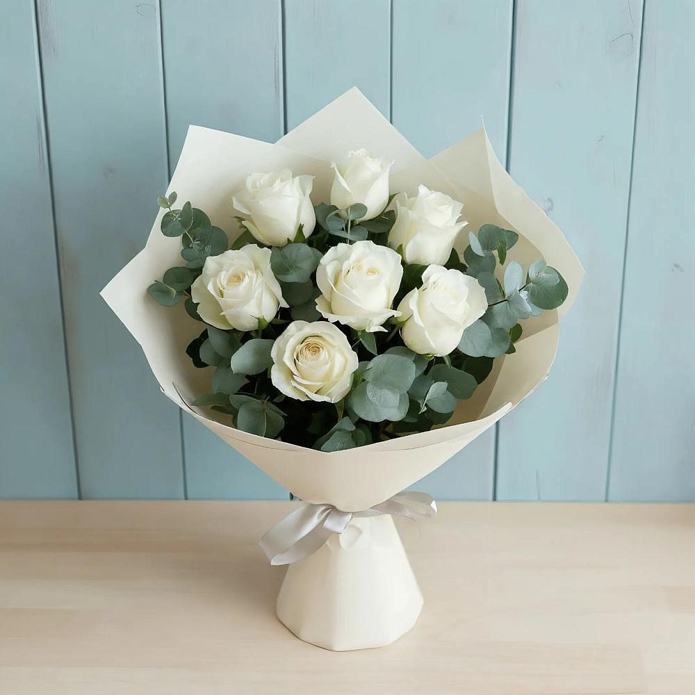 Букет Белые розы в Эвкалипте в Далматово