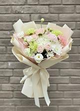 Букет цветов из:  Гвоздики, Розы, Лизиантусы и Хризантемы #REPLACE_PRED# Далматово