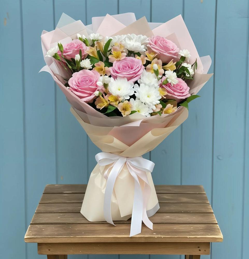 Букет цветов из: Гвоздики, Орхидеи и Розы в Далматово