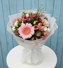 Букет цветов из:  Герберы, Альстромерии и Лизиантусы #REPLACE_PRED# Далматово