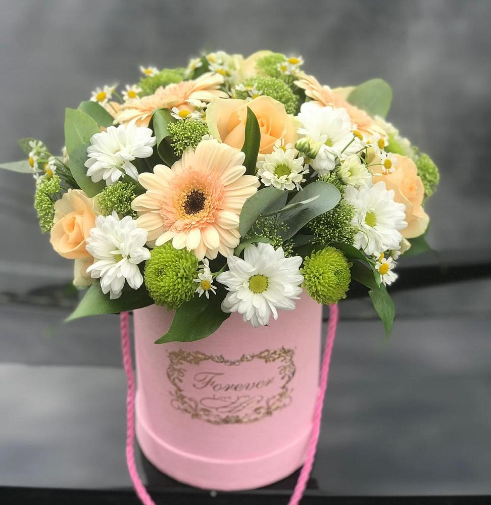 Цветочная композиция из Розы, Герберы и Хризантемы в шляпной коробке в Далматово