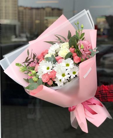 Букет цветов из: Розы, Лизиантусы и Хризантемы в Далматово